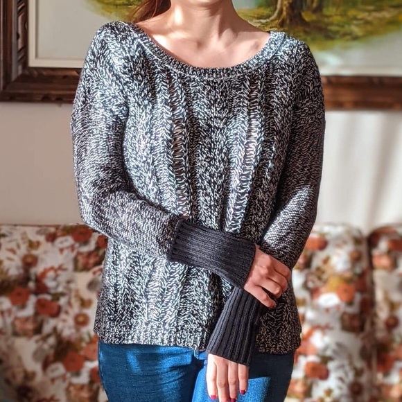 Black and grey knit scoop neck sweater - Picture 4 of 4